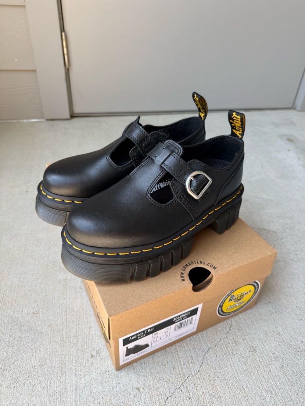 Dr. Martens- Audrick Napa Lux platform Mary Jane